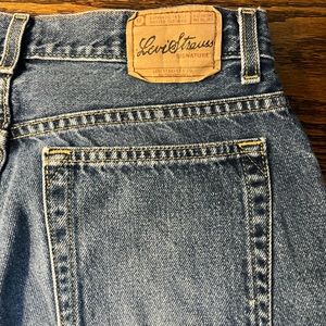 Vintage Levi’s mom jeans